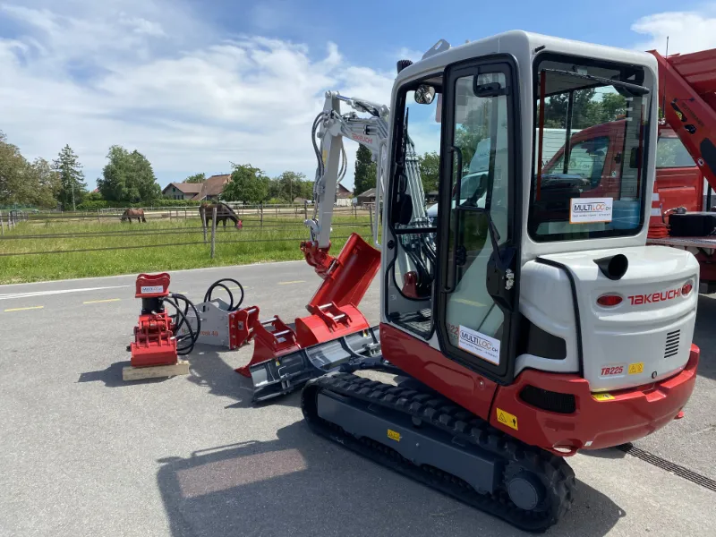 Machine de location Mini-pelle Takeuchi configurable Multiloc